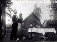 На даче в деревне Красный Вал, 1939 - 1940 г.