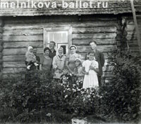 Красный Вал, семья Коротеевых и соседи, 1939 г.