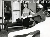 Л.Л.Мельникова ведет занятие в ДК им.Горького, 1978-79 г., фото 3