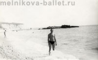 В море, Сочи, 1959 г., фото 28