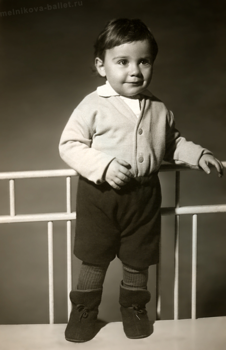 Сын Л.Л.Мельниковй Михаил в возрасте 1 года 4 месяцев - октябрь 1964 года