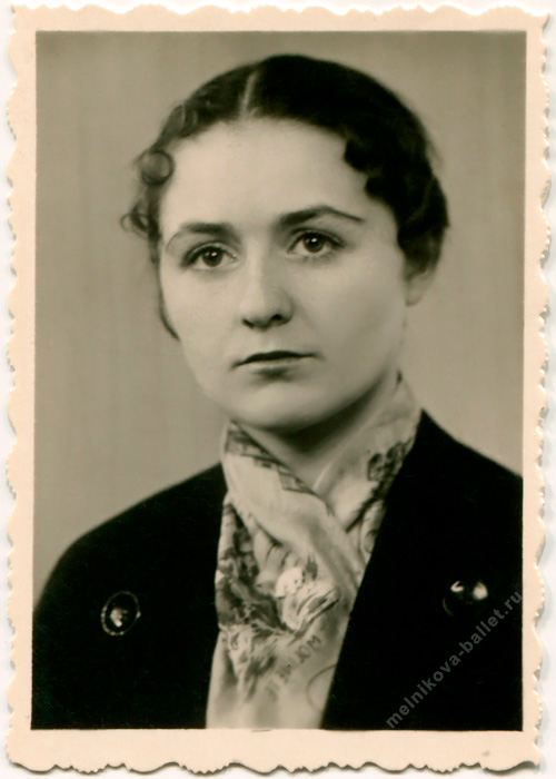 Л.Л.Мельникова - портрет 1, 1950-е годы
