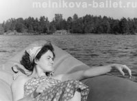 Приозерск, Л.Коротеева в лодке, июль - август 1958 г., фото 25