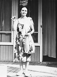 Л.Л.Мельникова на Поддубской турбазе, июль 1988 г., фото 2