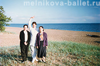 Л.Л.Мельникова и две Татьяны, Комарово, июль 1996 г.