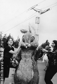 Л.Мельникова и Н.Аподиакос, Анахайм, США, 1964 год, фото 88