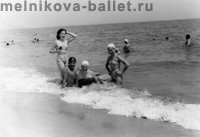 На пляже, Болгария, 1961 год, фото 15