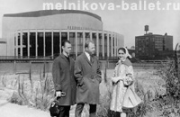 Л.Мельникова, О.Кузнецов, В.Корнеев, Монреаль, Канада, ~ 1964 год, фото 6-1