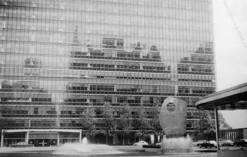 ысотное здание и фонтаны - Нью-Йорк, США, 1964 год, фото 42г