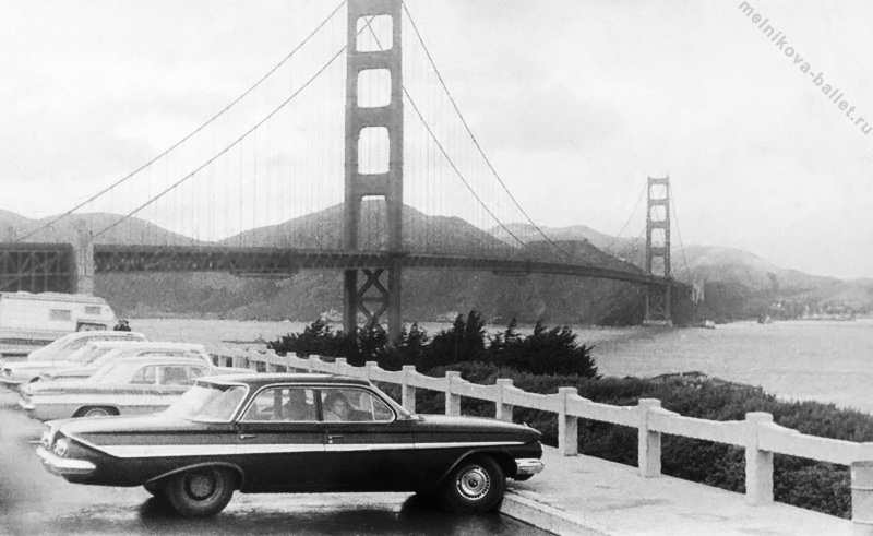 Вид на мост "Золотые форота" и автостоянку - Сан-Франциско, США, 1964 год, фото 59