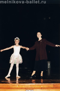 Л.Л.Мельникова и Джена после заключительного концерта (1), 1997 год