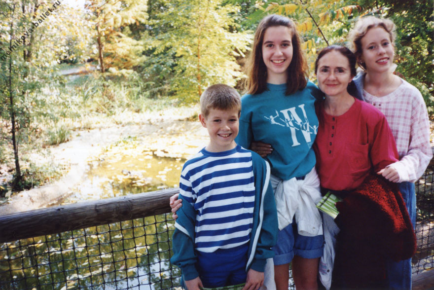 Людмила Леонидовна Мельникова, Тим, Лора и Рейчел в зоологическим саду - Коламбус (США), октябрь 1991 года
